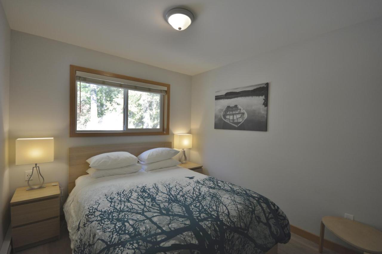 Pender Harbour Resort & Marina Garden Bay Екстер'єр фото