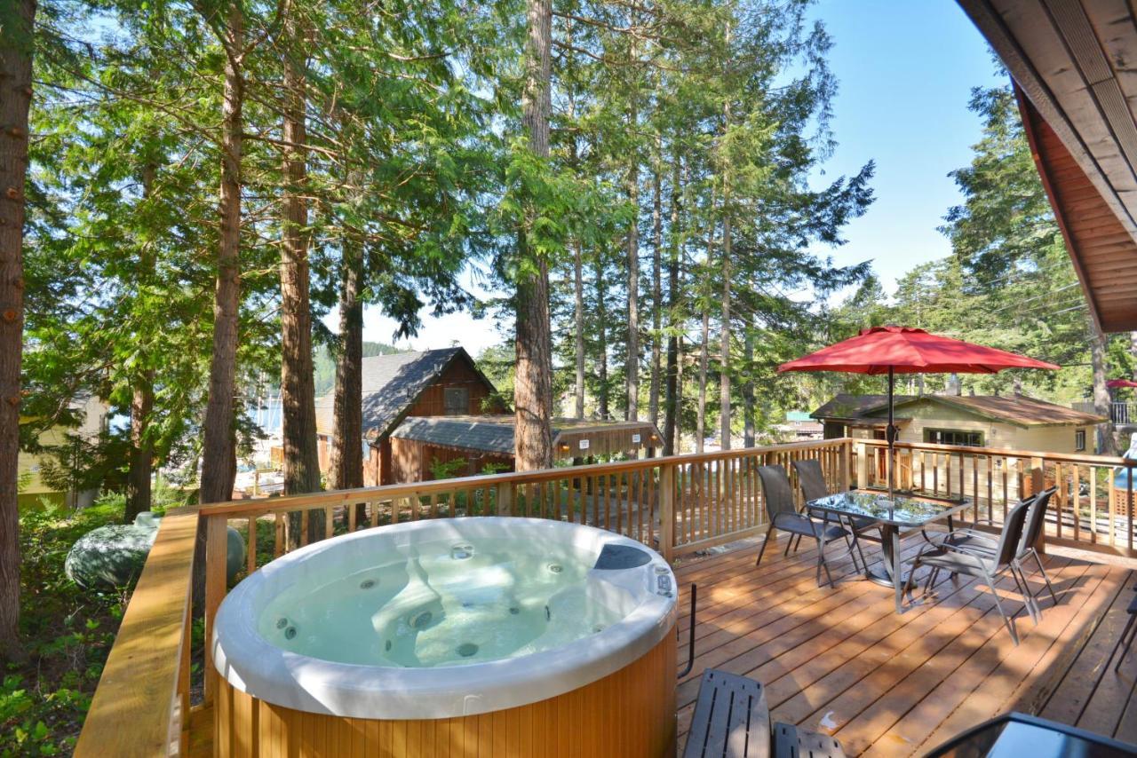 Pender Harbour Resort & Marina Garden Bay Екстер'єр фото