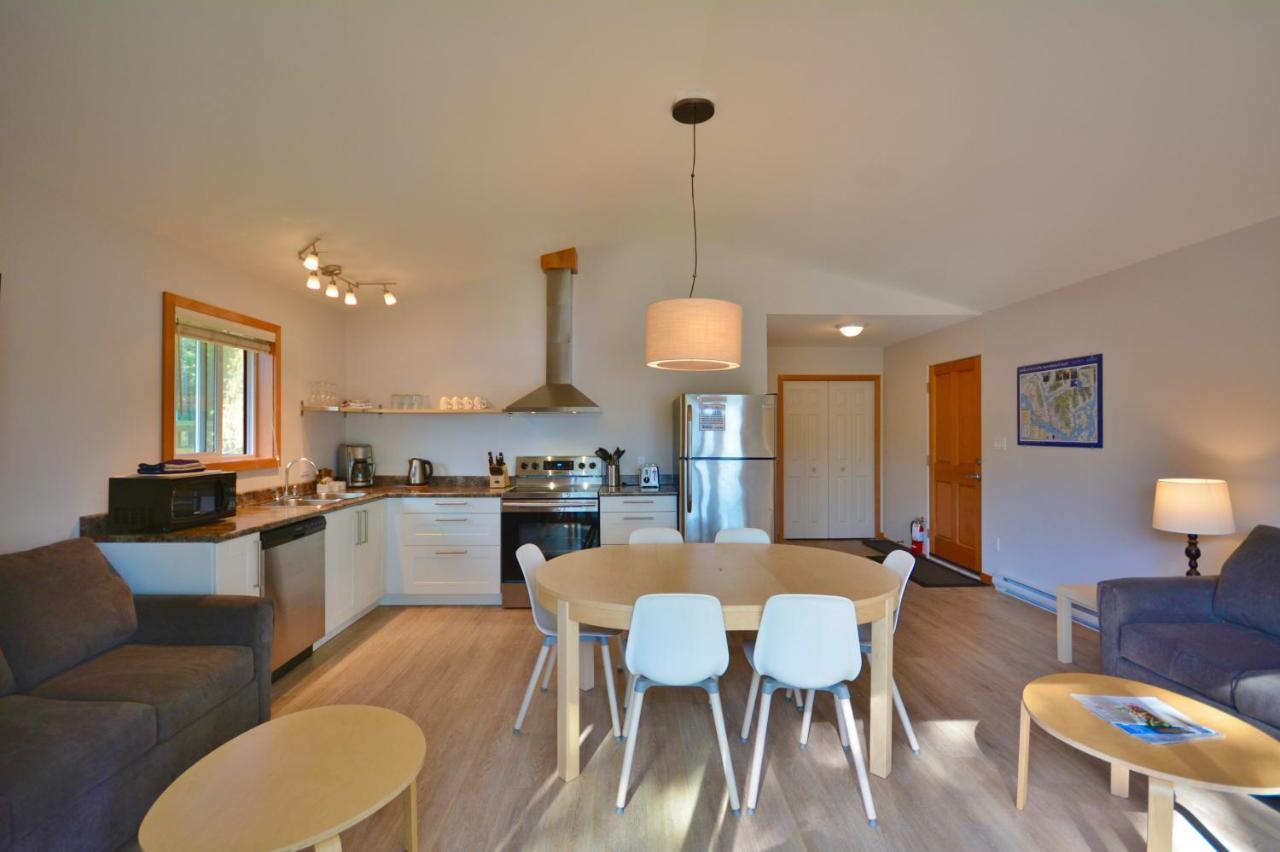 Pender Harbour Resort & Marina Garden Bay Екстер'єр фото