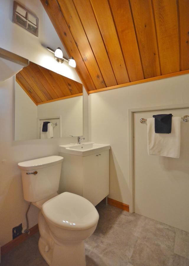 Pender Harbour Resort & Marina Garden Bay Екстер'єр фото