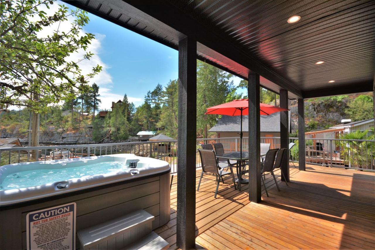 Pender Harbour Resort & Marina Garden Bay Екстер'єр фото