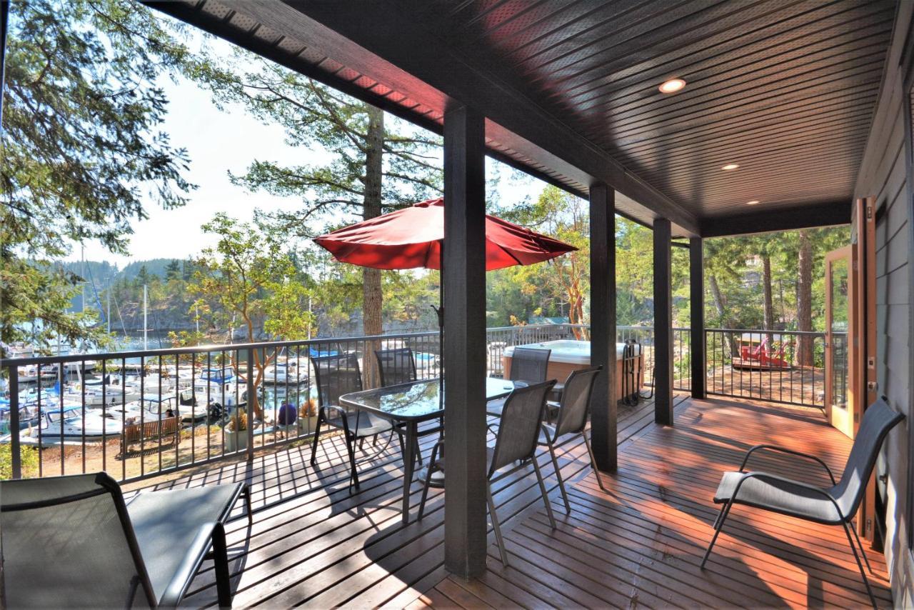 Pender Harbour Resort & Marina Garden Bay Екстер'єр фото