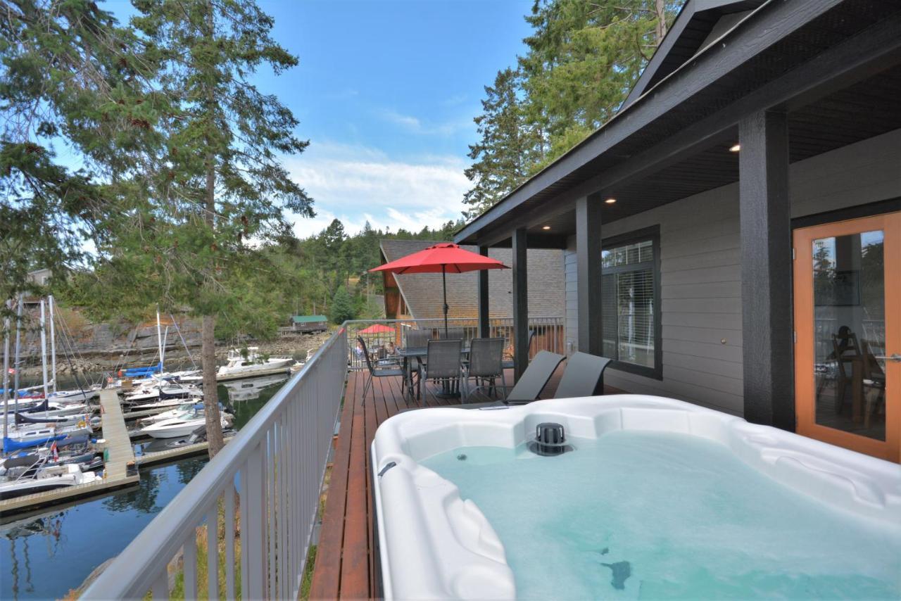 Pender Harbour Resort & Marina Garden Bay Екстер'єр фото