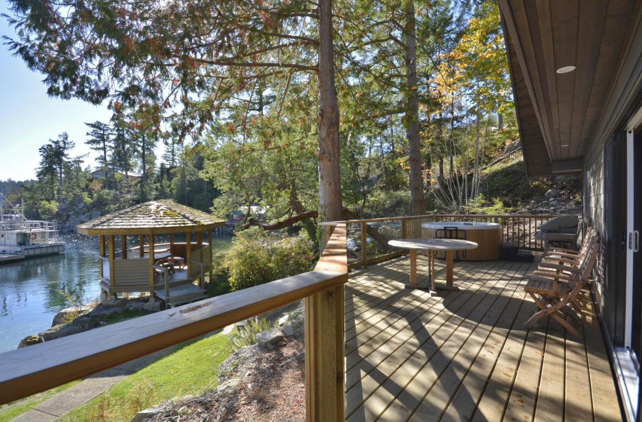 Pender Harbour Resort & Marina Garden Bay Екстер'єр фото