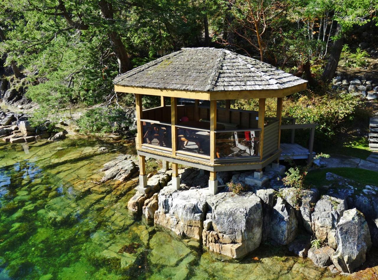 Pender Harbour Resort & Marina Garden Bay Екстер'єр фото