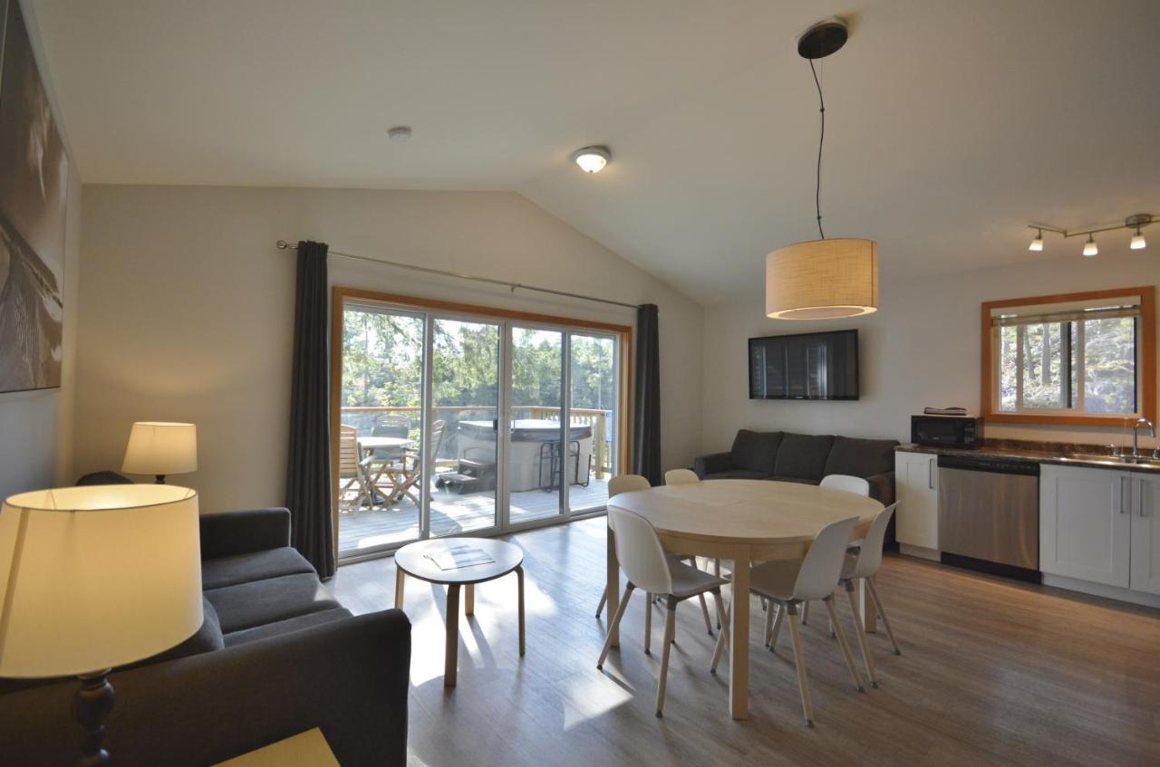 Pender Harbour Resort & Marina Garden Bay Екстер'єр фото