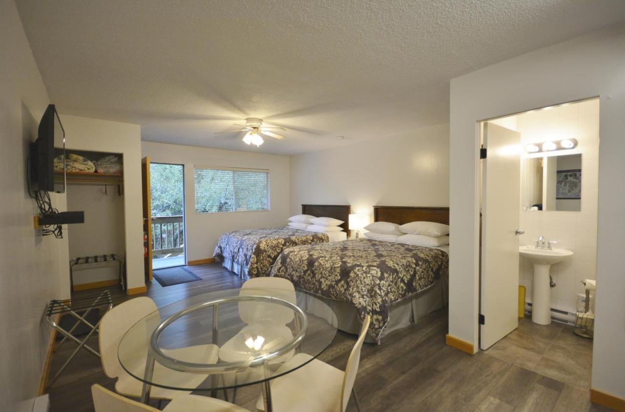 Pender Harbour Resort & Marina Garden Bay Екстер'єр фото